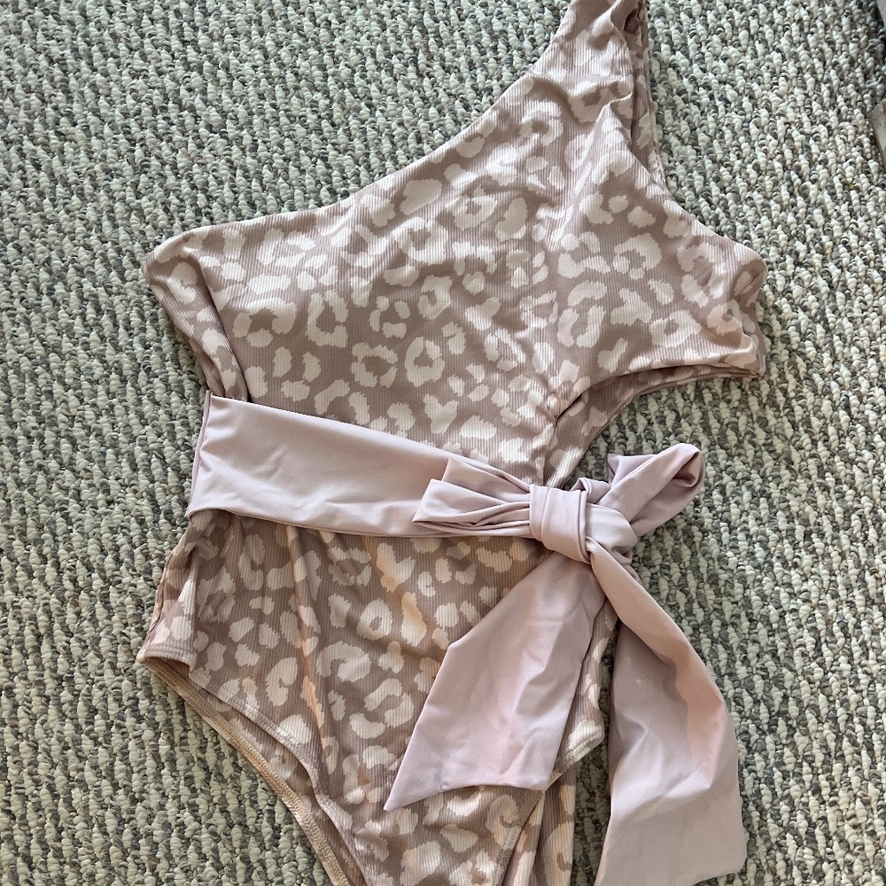 Swim suit